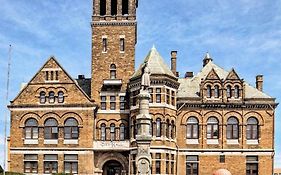 City Hall Grand Hotel